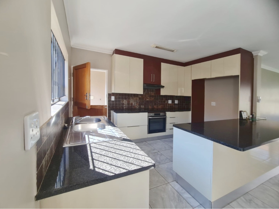 To Let 3 Bedroom Property for Rent in Melodie North West